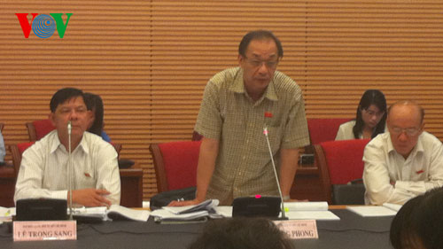 Parlament diskutiert soziale und wirtschaftliche Ziele sowie Wachstumsrate