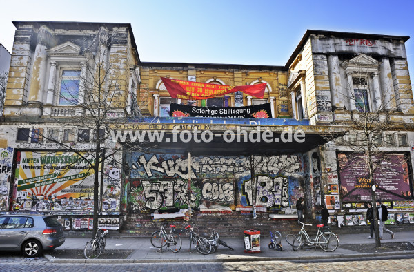 Schwere Krawalle zwischen Polizei und Demonstranten in Hamburg