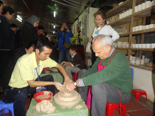 Ausländische Botschafter in Hanoi nehmen am Ausflug der Freundschaft teil