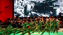 Mehr als 300 Künstler sind auf dem Weg nach Dien Bien Phu