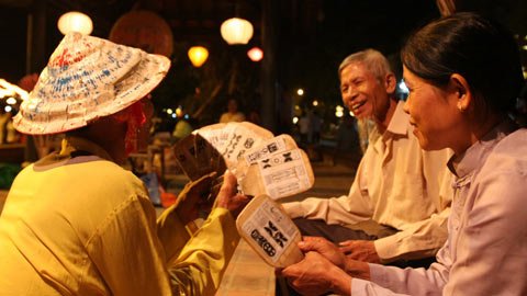 Bai Choi in Hoi An hören