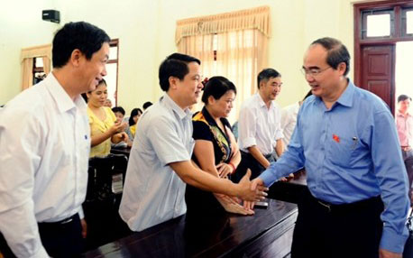 Präsident der vaterländischen Front Nguyen Thien Nhan trifft Wähler der Provinz Bac Giang