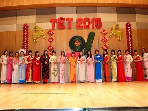 Gemeinschaft der Vietnamesen im Ausland feiern Neujahrsfest