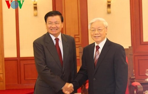 KPV-Generalsekretär Nguyen Phu Trong trifft laotischen Außenminister Thoonglun Sisulith