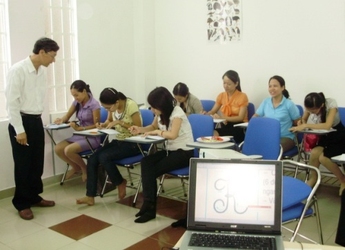 Weiterbildung der etwa 600.000 Lehrer und Schulrektoren