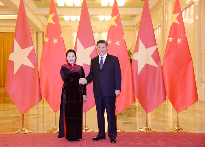 Parlamentspräsidentin Nguyen Thi Kim Ngan trifft Chinas KP-Generalsekretär, Staatspräsident Xi Jinping