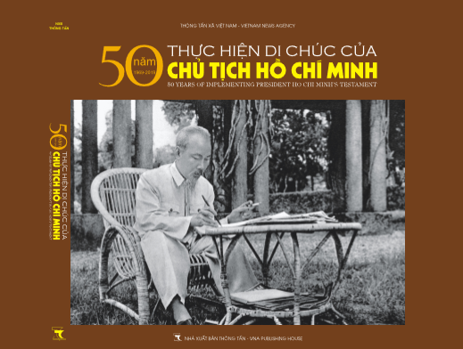 Premiere des Bilderbuches “50 Jahre  Umsetzung des Ho Chi Minh-Testaments”