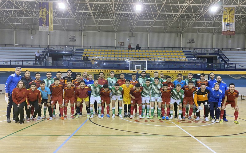Vietnamesische Futsalmannschaft unterliegt Real Betis