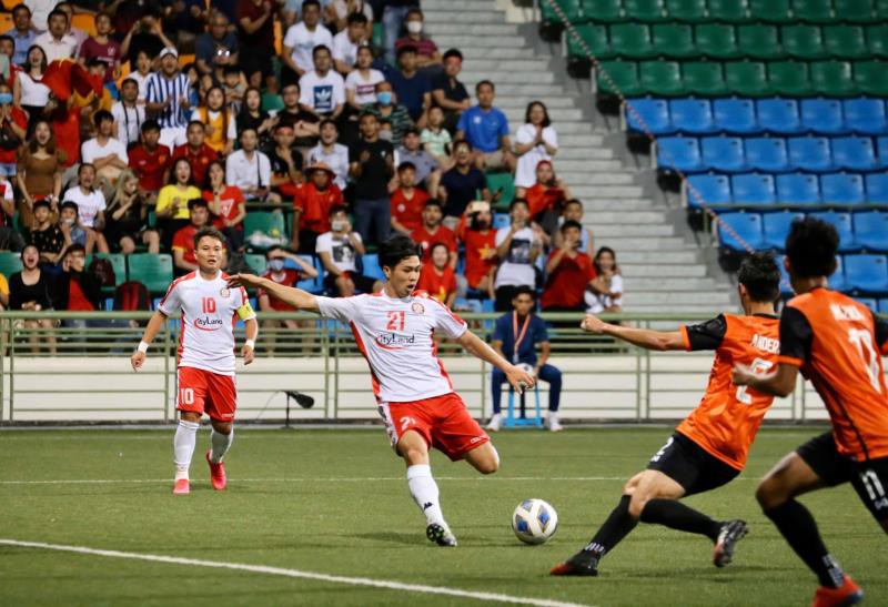 Cong Phuong und Bui Tien Dung rufen zur Bekämpfung der Covid-19-Pandemie auf