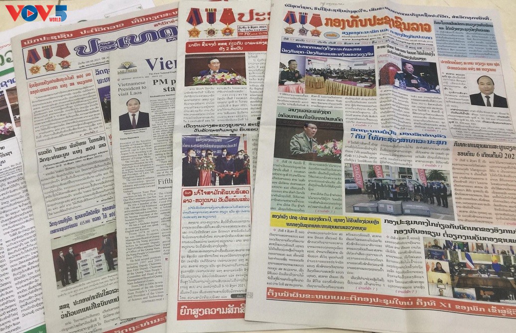 Laotische Presse berichtet ausführlich über Besuch des Staatspräsidenten Nguyen Xuan Phuc in Laos