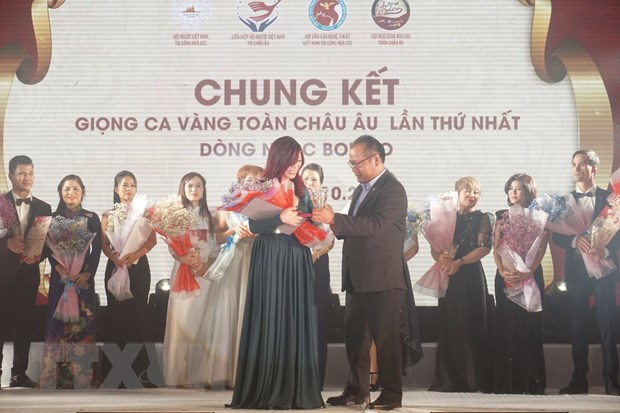 Wettbewerb „Goldener Gesang” der Vietnamesen in Europa