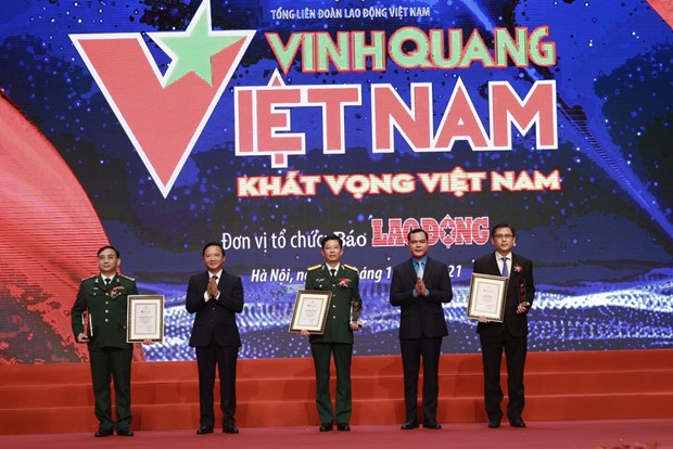 Ehrung der Menschen mit großen Verdiensten für Vietnam