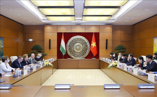 Vietnam und Ungarn setzen Austausch von Erfahrungen der beiden Parlamente fort