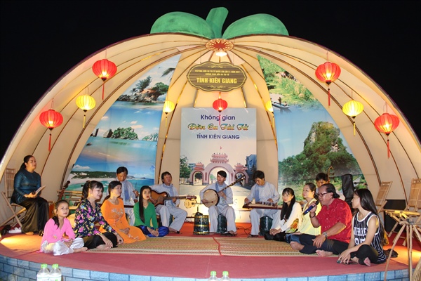 Festival Don Ca Tai Tu findet in der Stadt Can Tho statt