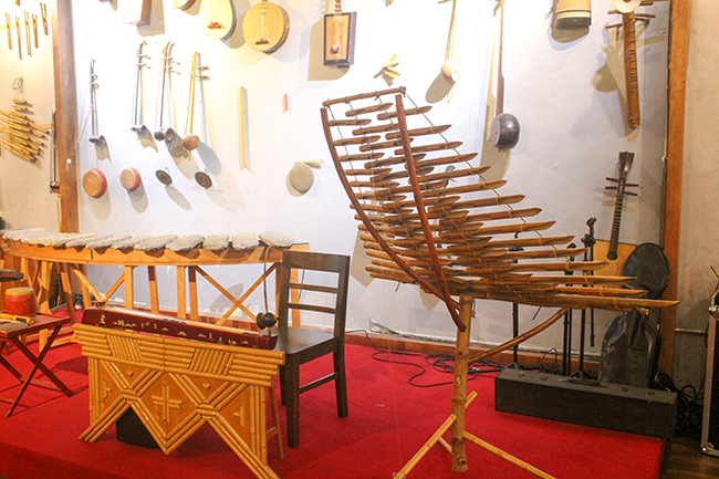 Ausstellung “traditioneller Musikinstrumente der vietnamesischen Völker”