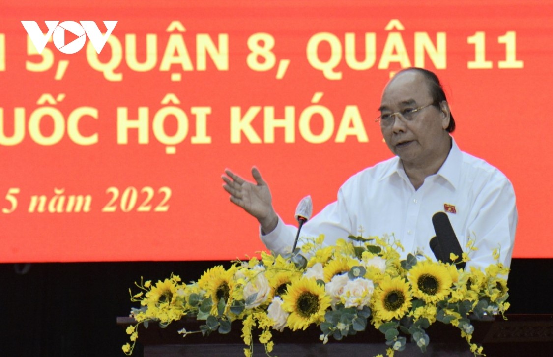 Staatspräsident Nguyen Xuan Phuc trifft Wähler in Ho Chi Minh Stadt
