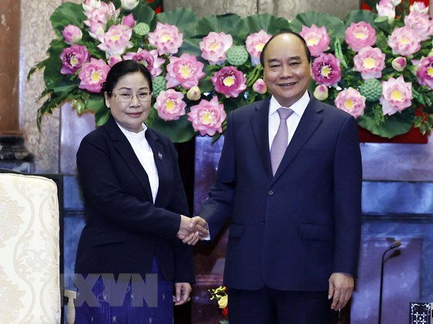 Staatspräsident Nguyen Xuan Phuc empfängt Präsidentin des Obersten Gerichtshofes von Laos