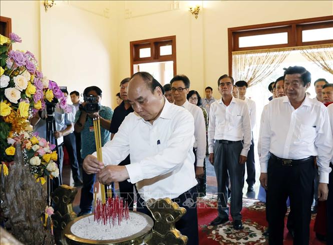 Staatspräsident Nguyen Xuan Phuc ehrt Altpremierminister Vo Van Kiet