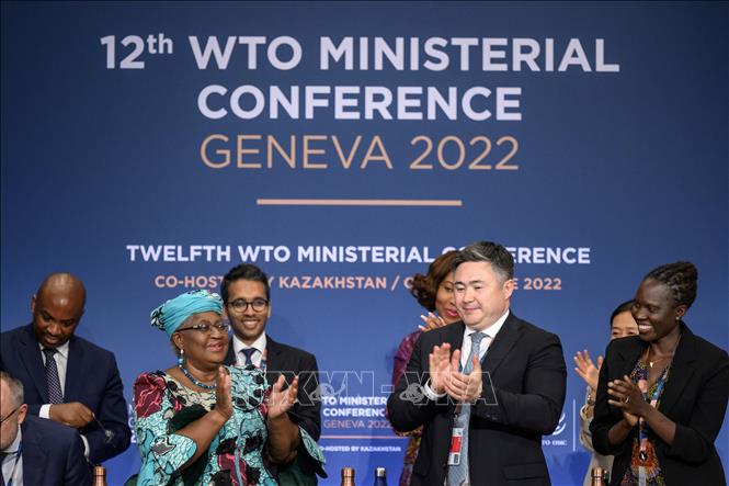 WTO erreicht historisches einvernehmliches Handelsvereinbarungspaket