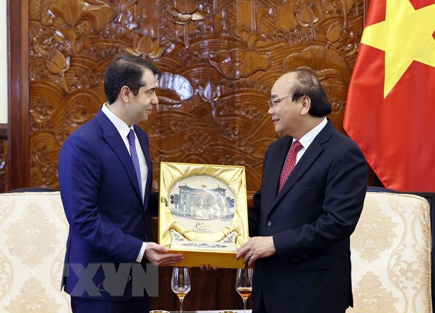 Staatspräsident Nguyen Xuan Phuc empfängt scheidende Botschafter der Länder