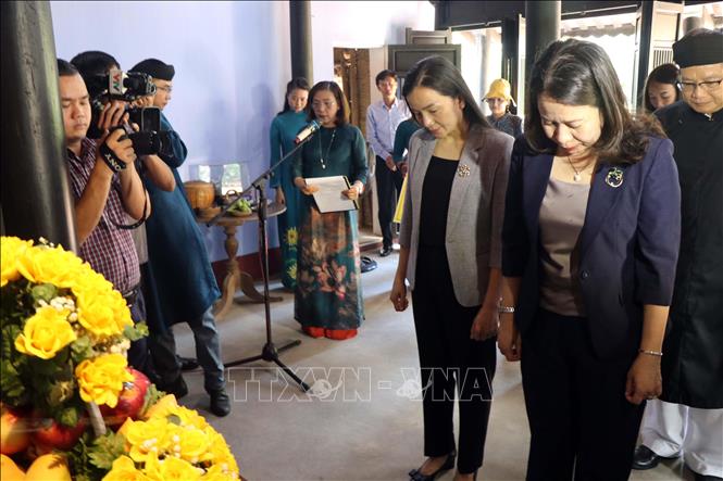 Vizestaatpräsidentin Vo Thi Anh Xuan besucht Gedenkhaus Ho Chi Minh in Hue