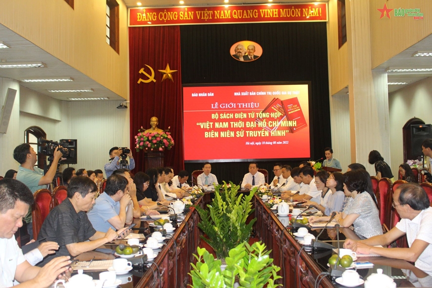 Premiere für elektronische Buchbände “Vietnam in der zeitgenössischen Ho Chi Minh-Ära - Geschichte im Fernsehen“
