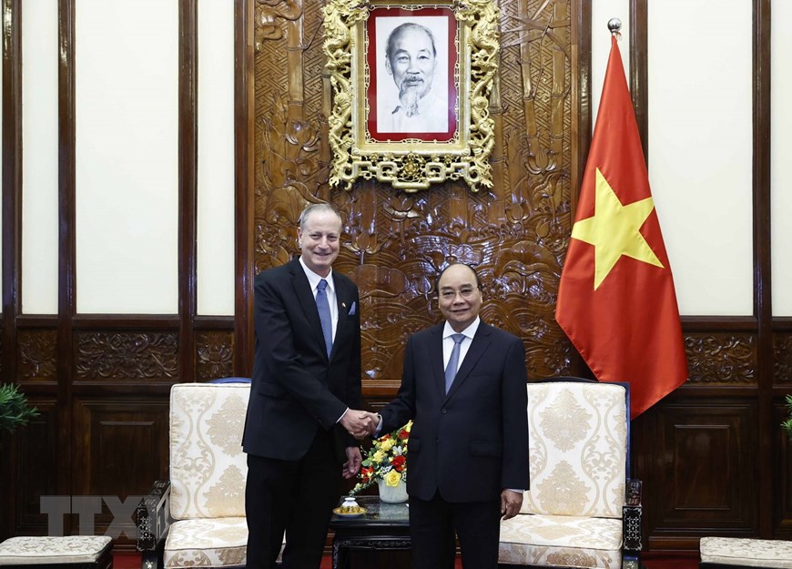 Staatspräsident Nguyen Xuan Phuc empfängt Botschafter aus Kuwait   und Israel