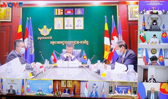 Vietnam ist entschlossen, die strategischen Beziehungen zwischen ASEAN und Russland zu vertiefen