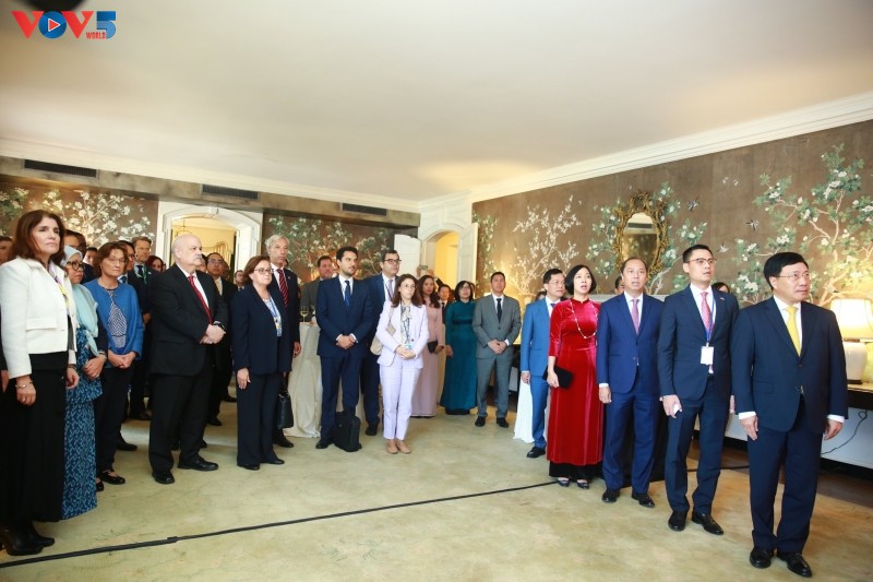 Vizepremierminister Pham Binh Minh leitet Freier zum 45. Jahrestag der Aufnahme der Beziehungen zwischen Vietnam und den