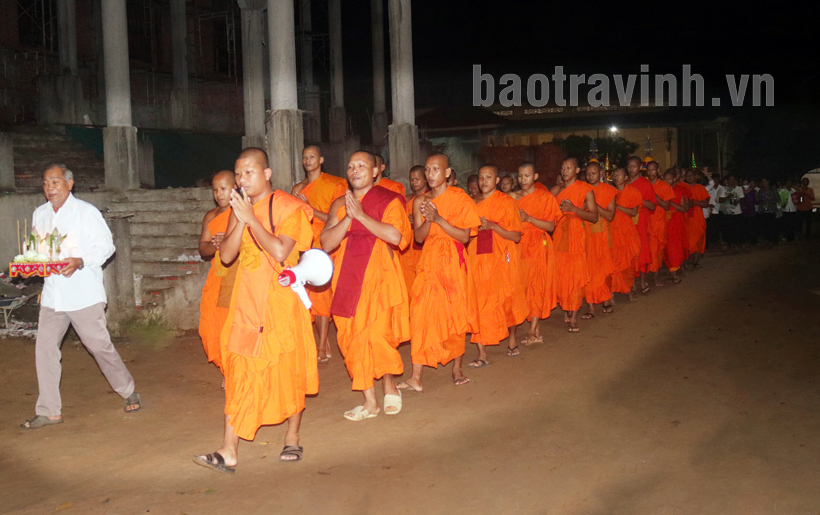 Die Khmer in der Provinz Tra Vinh feiern das Fest Sene Dolta