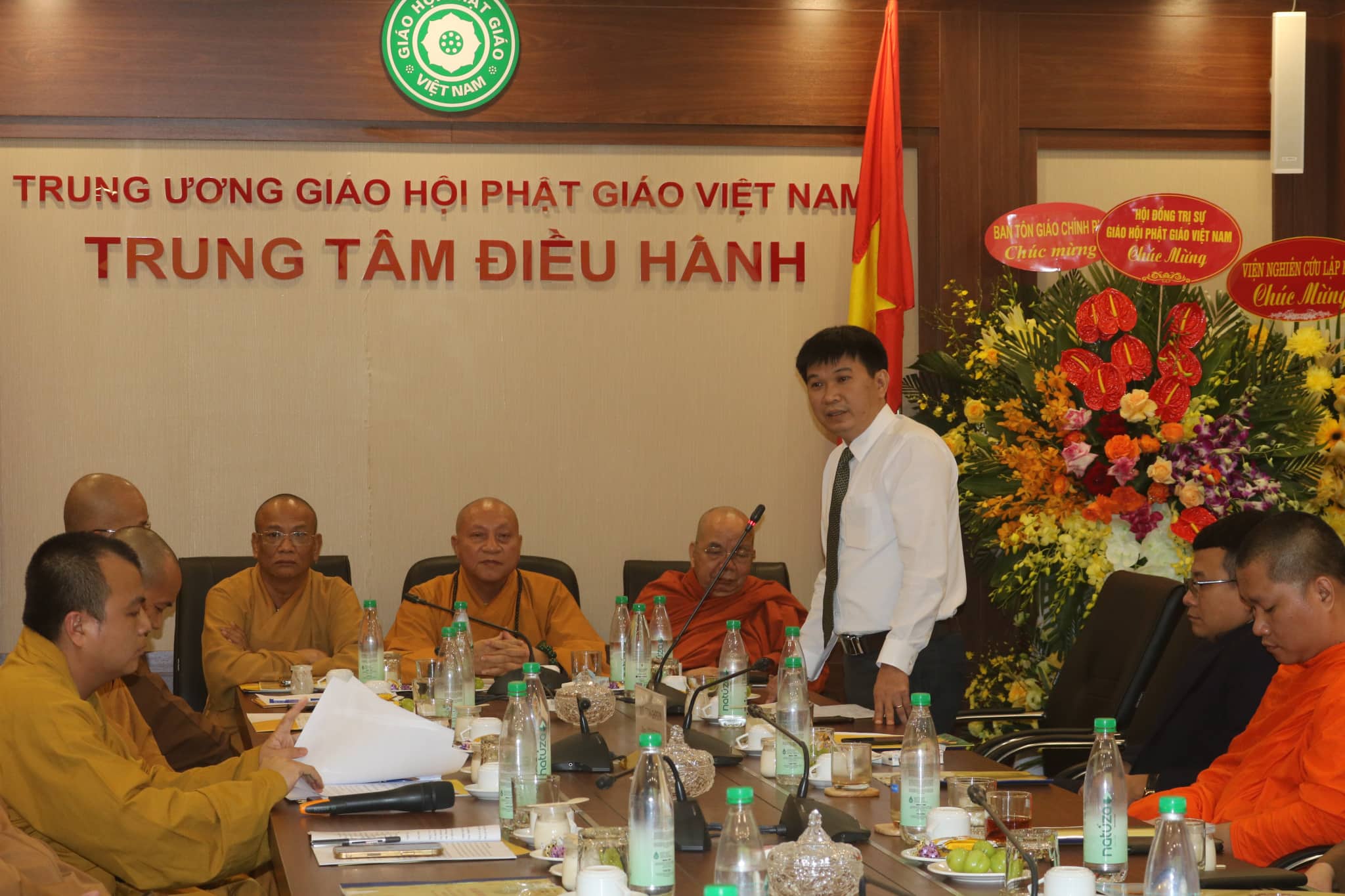 Mönche und buddhistische Anhänger sollten schnell über Buddhismus in Vietnam informiert werden