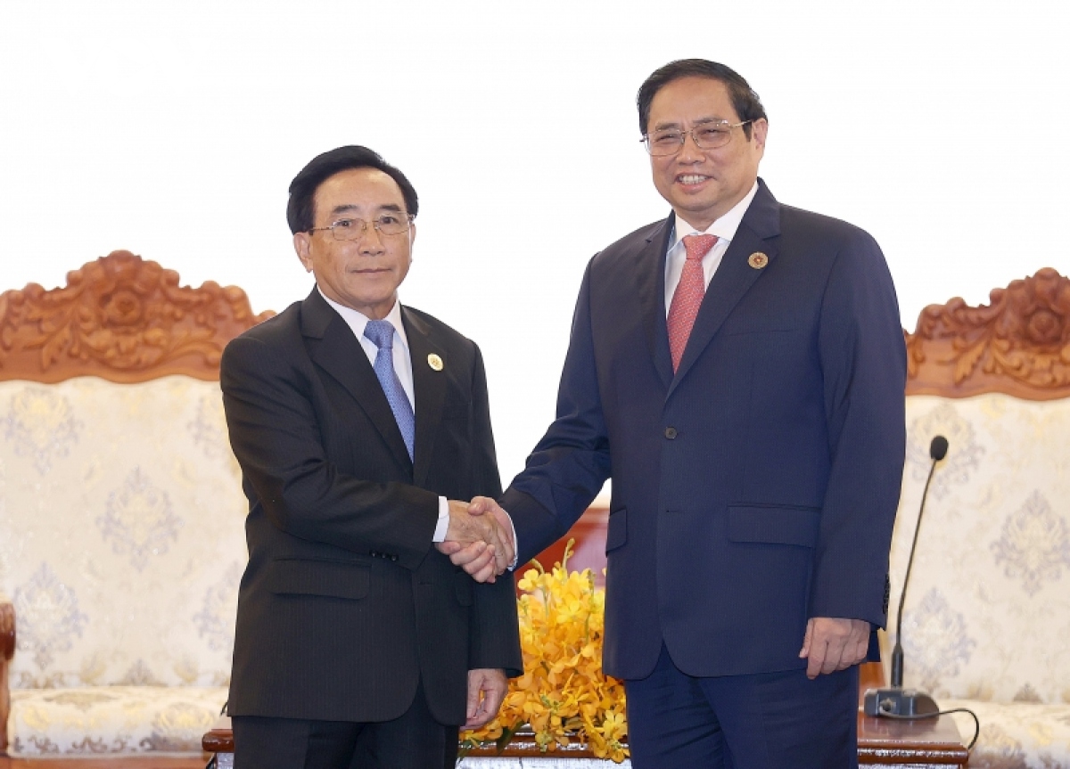 Premierminister Pham Minh Chinh trifft laotischen Amtskollgen Phankham Vinphavanh