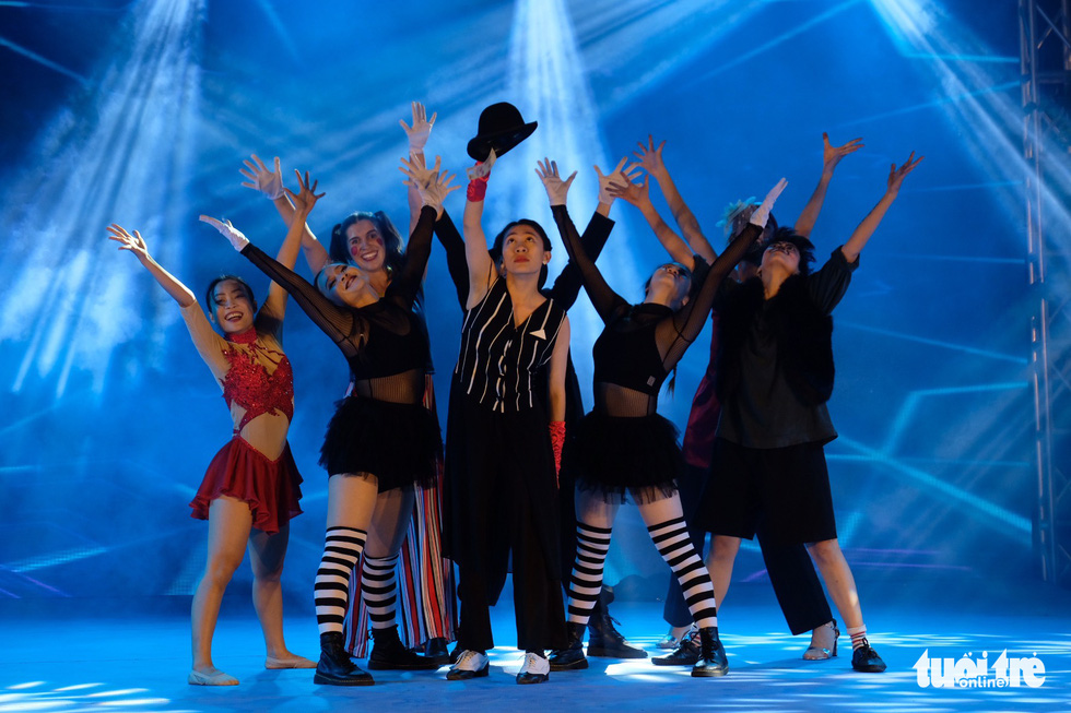 15 Mannschaften in die Finalrunde des modernen Tanzes “Junger Lebensstil” Hanoi - 2022