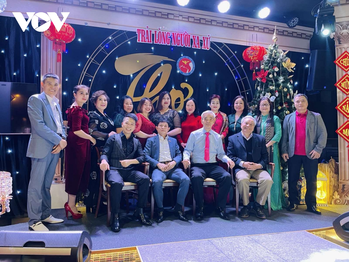 Einzigartiges Gedichtprogramm “Gedanken der Auslandsvietnamesen“