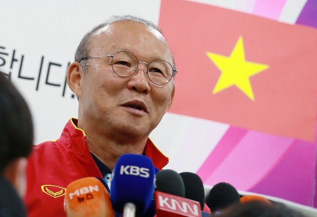 Trainer Park Hang-seo bei Fernsehsendung “Hier ist Fußball” von VTVcab