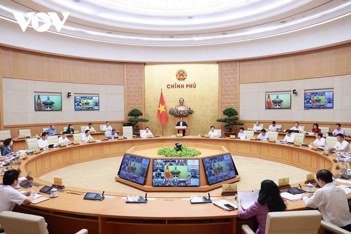 Premierminister Pham Minh Chinh leitet turnusmäßige Regierungssitzung