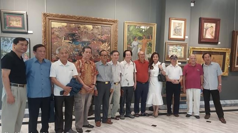 Überraschungstreffen der vietnamesischen Maler im Quang San- Kunstmuseum