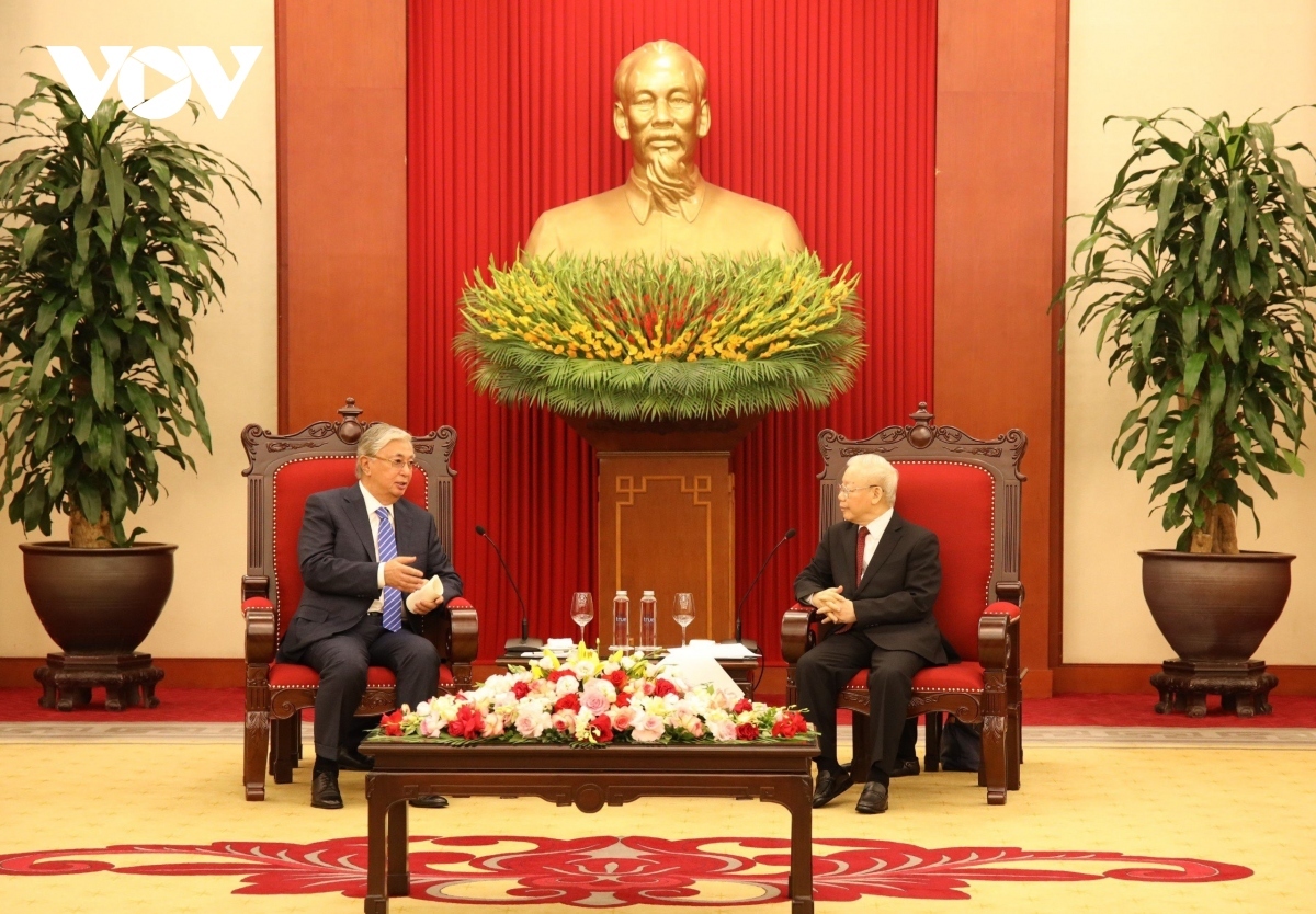 Kasachstan Präsident beendet seinen Besuch in Vietnam