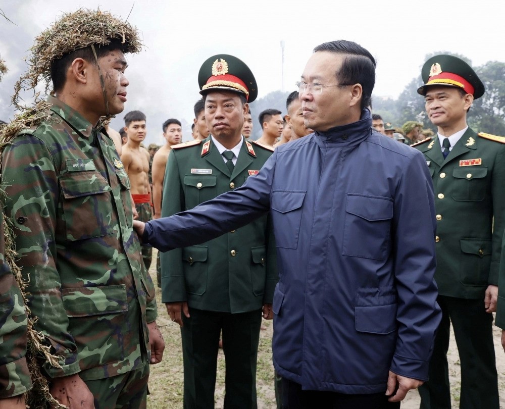 Staatspräsident Vo Van Thuong besucht das Kommando Spezialkräfte der vietnamesischen Volksarmee