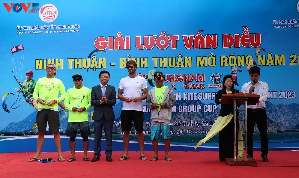 Kitesurfen – Einzigartiger Tourismusprodukt der Provinz Ninh Thuan