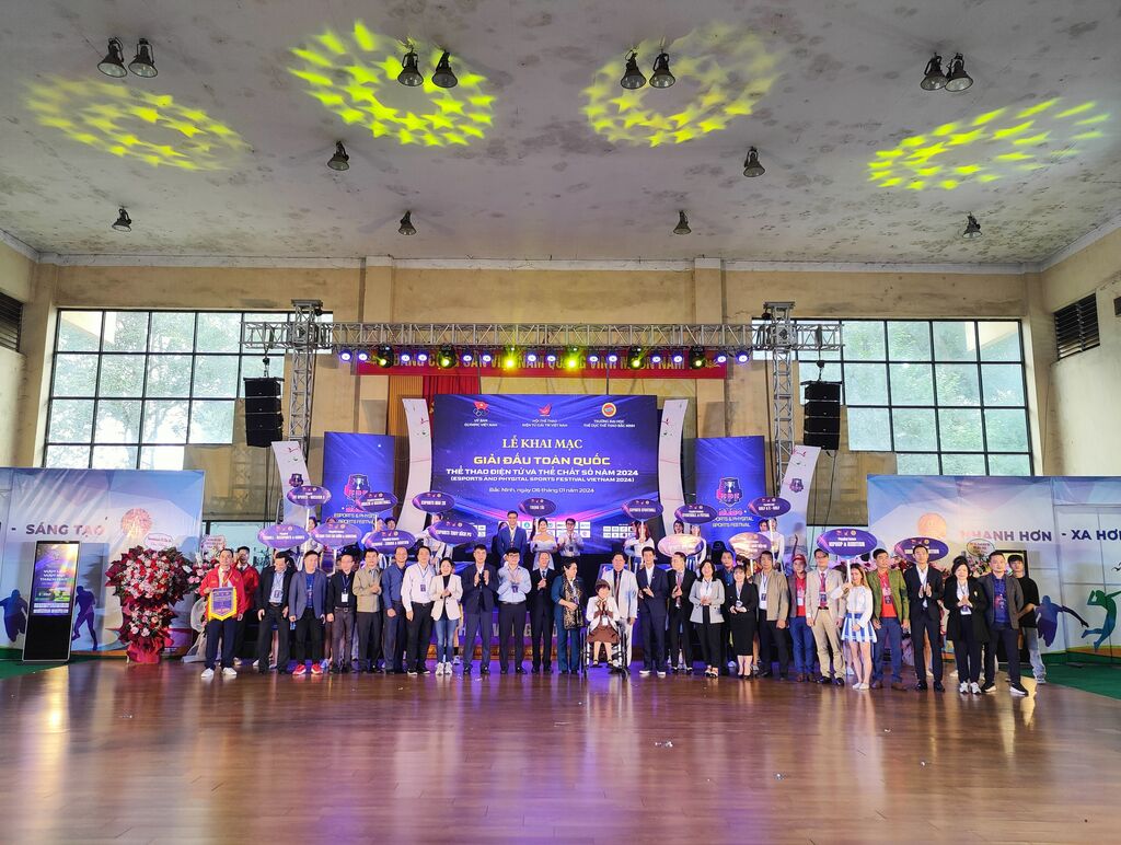 Das erste Turnier für E-Sport und phygitalen Sport in Vietnam