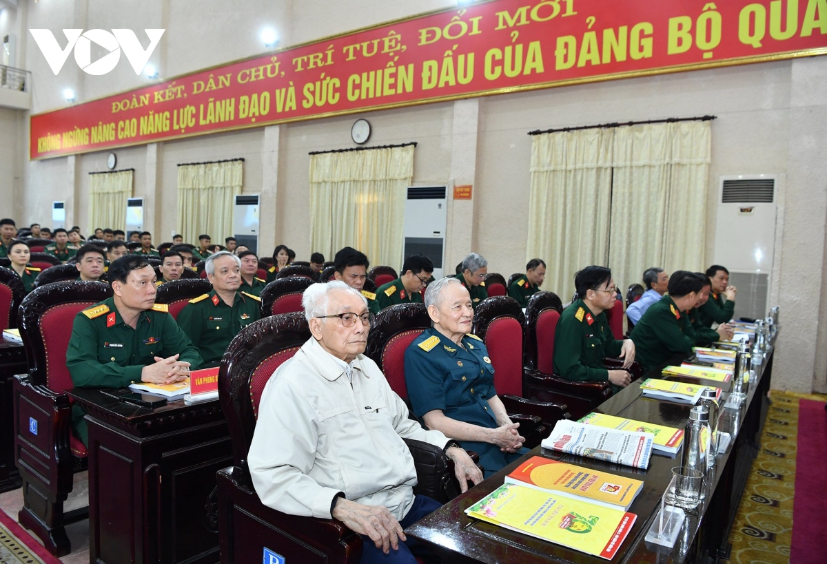 Diskussion über militärische Kunst bei der Schlacht von Dien Bien Phu