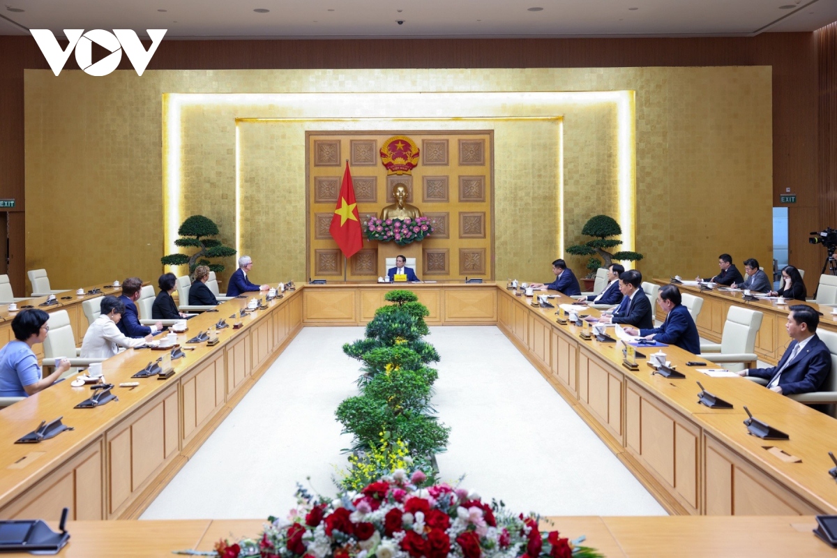 Premierminister Pham Minh Chinh empfängt Geschäftsführer des US-Konzerns Apple Tim Cook