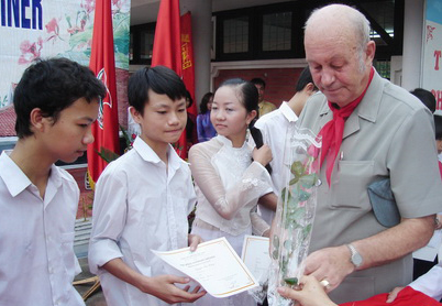 รองประธานแห่งรัฐเวียดนามให้การต้อนรับประธานหมู่บ้านเด็กSOSนานาชาติ