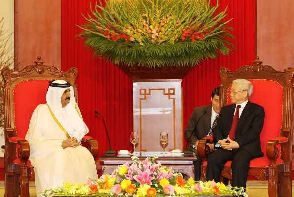 เลขาธิการใหญ่พรรคคอมมิวนิสต์เวียดนามให้การต้อนรับกษัตริย์แห่งกาต้าร์