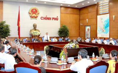 ท่านVũVănNinhให้การต้อนรับคณะผู้แทนผู้ที่บำเพ็ญประโยชน์ต่อชาติบ้านเมืองQuảngNam