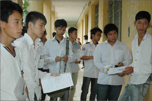 สอบเอ็นทรานซ์ ประจำปี 2012