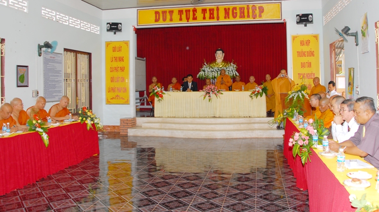 คณะผู้แทนพุทธศาสนากัมพูชาเดินทางไปเยือนสภาบริหารพุทธศาสนาจังหวัด TràVinh