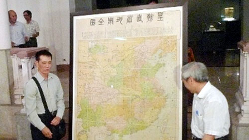 พิพิทธภัณฑ์ประวัติศาสตร์แห่งชาติจัดแสดงแผนที่โบราณในสมัยราชวงค์ชิงของจีน