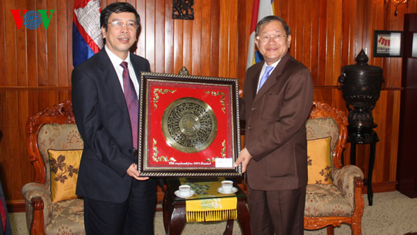 สถานีวิทยุกระจายเสียงเวียดนามและสถานีวิทยุแห่งชาติกัมพูชาลงนามข้อตกลงความร่วมมือ